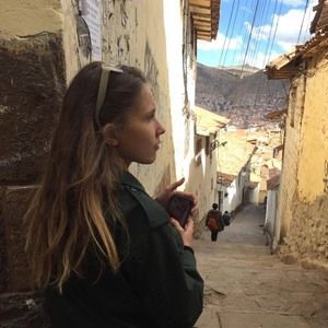 Meet your Posher, Maya